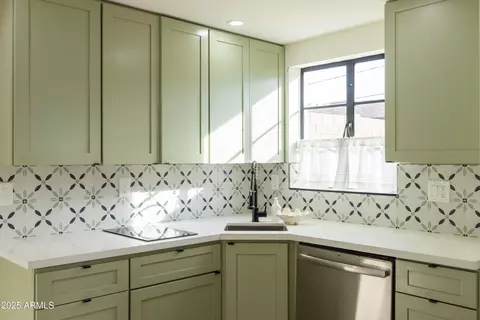 Kitchen - 1409 Edgemont Ave, Phoenix, AZ 85006 photo 12 of 12
