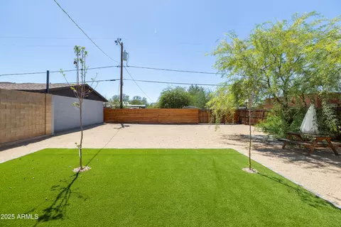 Exterior - 1409 Edgemont Ave, Phoenix, AZ 85006 photo 11 of 20