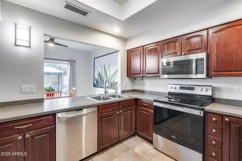 7932 E Joshua Tree Ln, Scottsdale, AZ 85250