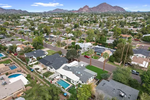 View/Area - 4132 N 34th Pl, Phoenix, AZ 85018 photo 6 of 8