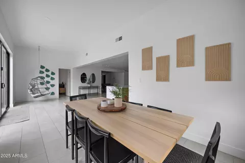 Dining - 4132 N 34th Pl, Phoenix, AZ 85018 photo 2 of 2