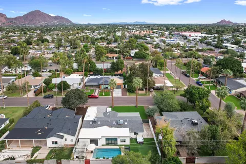View/Area - 4132 N 34th Pl, Phoenix, AZ 85018 photo 7 of 8