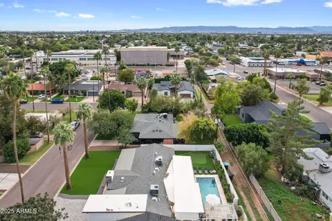 View/Area - 4132 N 34th Pl, Phoenix, AZ 85018 photo 1 of 8