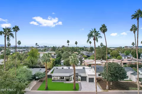 View/Area - 4132 N 34th Pl, Phoenix, AZ 85018 photo 3 of 8