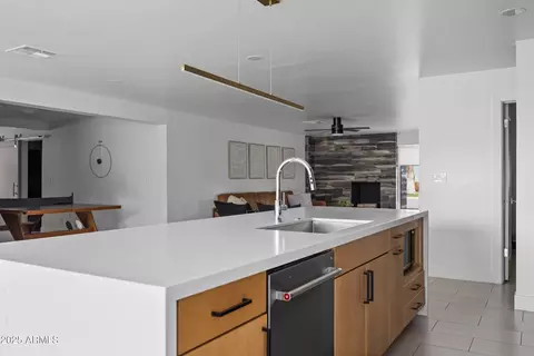 Kitchen - 4132 N 34th Pl, Phoenix, AZ 85018 photo 7 of 7