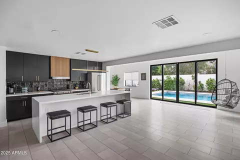 Kitchen - 4132 N 34th Pl, Phoenix, AZ 85018 photo 1 of 7