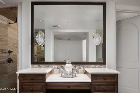 Bath - 2402 Esplanade Ln #902, Phoenix, AZ 85016 photo 1 of 2