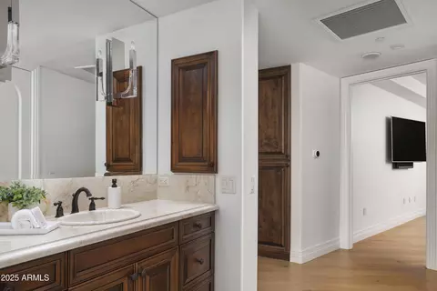 Entry Way - 2402 Esplanade Ln #902, Phoenix, AZ 85016 photo 1 of 2