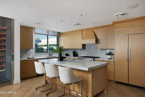 Kitchen - 2402 Esplanade Ln #902, Phoenix, AZ 85016 photo 1 of 3