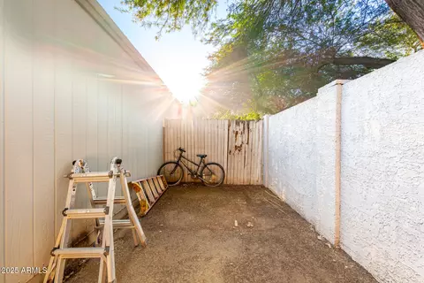 Exterior - 4028 E Carson Rd, Phoenix, AZ 85042 photo 4 of 4