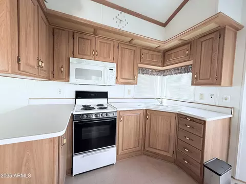 646 Hawks Eye Dr, Apache Junction, AZ 85119 photo 9