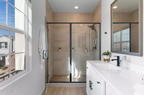 Bath - 1525 E Megan St, Gilbert, AZ 85295 photo 4 of 6