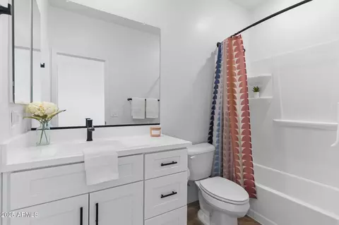 Bath - 1525 E Megan St, Gilbert, AZ 85295 photo 1 of 6