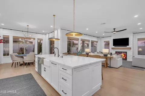 3690 E Canyon Way, Chandler, AZ 85249