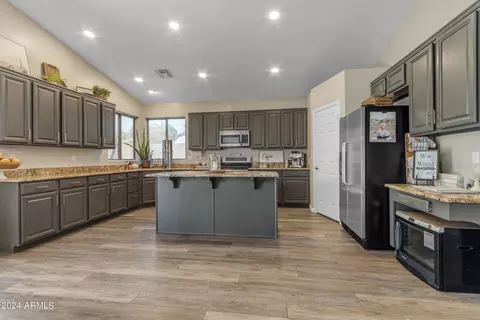 Kitchen - 1805 E Appaloosa Rd, Gilbert, AZ 85296 photo 1 of 2