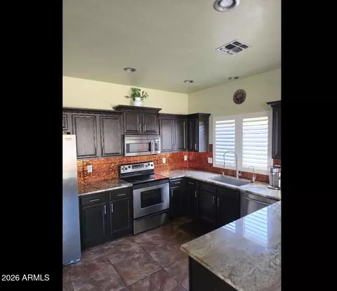 Kitchen - 1938 E Los Alamos St, Gilbert, AZ 85295 photo 6 of 6
