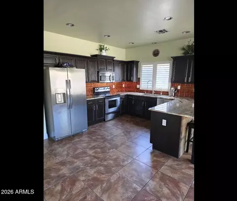 Kitchen - 1938 E Los Alamos St, Gilbert, AZ 85295 photo 5 of 6