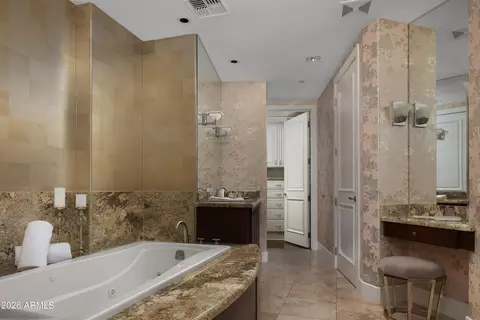 Bath - 2402 Esplanade Ln #PH2, Phoenix, AZ 85016 photo 3 of 6