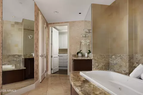 Bath - 2402 Esplanade Ln #PH2, Phoenix, AZ 85016 photo 4 of 6