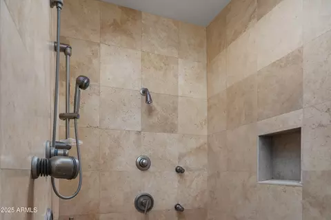 Bath - 2402 Esplanade Ln #PH2, Phoenix, AZ 85016 photo 1 of 6
