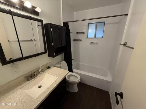 Bath - 815 E Jackson Ave, Buckeye, AZ 85326 photo 1 of 2