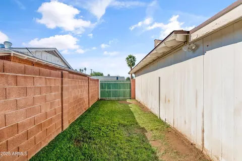 Exterior - 6537 N 41st Dr, Phoenix, AZ 85019 photo 5 of 9