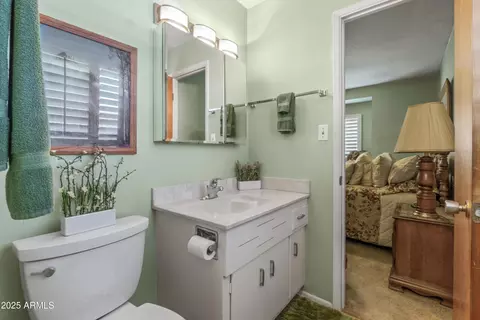 Bath - 6537 N 41st Dr, Phoenix, AZ 85019 photo 4 of 5