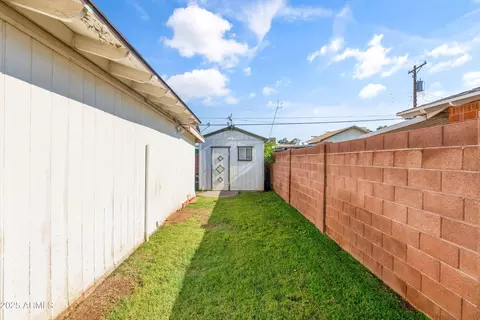Exterior - 6537 N 41st Dr, Phoenix, AZ 85019 photo 6 of 9