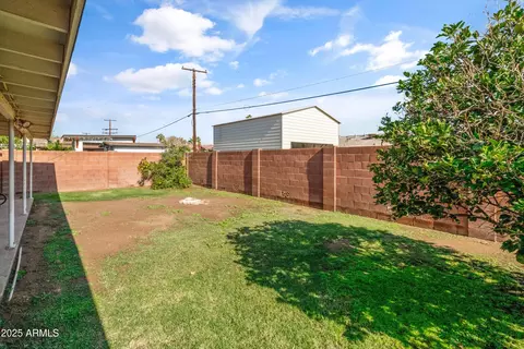 Exterior - 6537 N 41st Dr, Phoenix, AZ 85019 photo 8 of 9