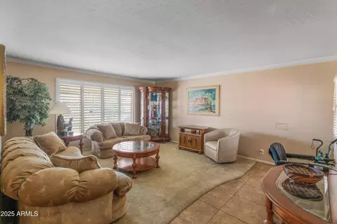 Living - 6537 N 41st Dr, Phoenix, AZ 85019 photo 1 of 4