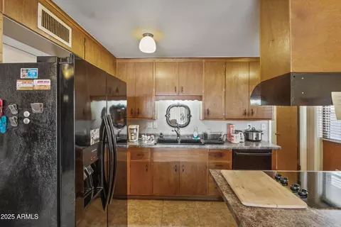 Kitchen - 6537 N 41st Dr, Phoenix, AZ 85019 photo 1 of 3