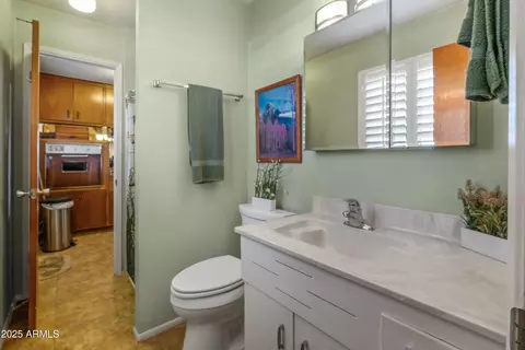 Bath - 6537 N 41st Dr, Phoenix, AZ 85019 photo 3 of 5