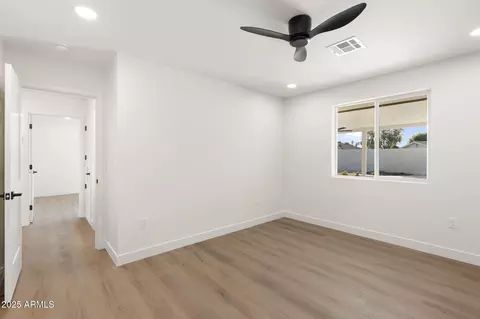 Bedroom - 3615 E Clarendon Ave, Phoenix, AZ 85018 photo 4 of 4