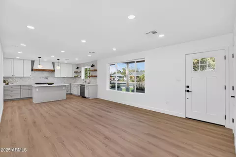 Living - 3615 E Clarendon Ave, Phoenix, AZ 85018 photo 3 of 6