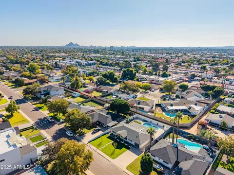 View/Area - 3615 E Clarendon Ave, Phoenix, AZ 85018 photo 6 of 7