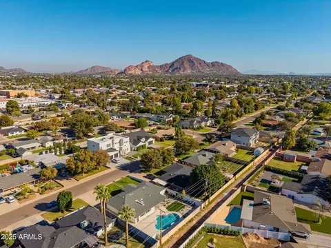 View/Area - 3615 E Clarendon Ave, Phoenix, AZ 85018 photo 5 of 7