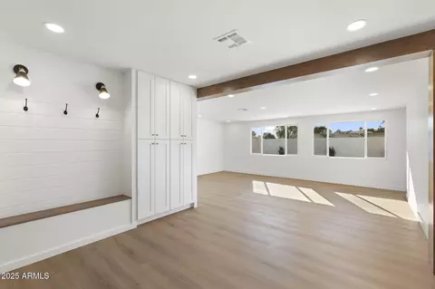 Entry Way - 3615 E Clarendon Ave, Phoenix, AZ 85018 photo 2 of 4