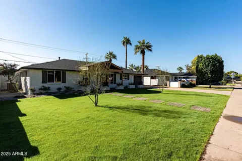 Exterior - 3615 E Clarendon Ave, Phoenix, AZ 85018 photo 3 of 11