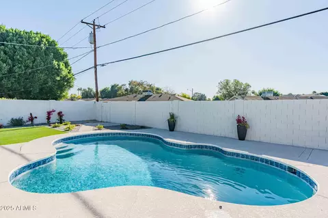 Exterior - 3615 E Clarendon Ave, Phoenix, AZ 85018 photo 8 of 11