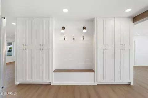 Entry Way - 3615 E Clarendon Ave, Phoenix, AZ 85018 photo 1 of 4