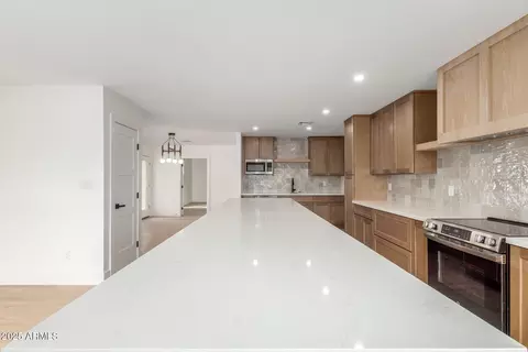 Kitchen - 1433 E Hudson Dr, Tempe, AZ 85281 photo 2 of 3