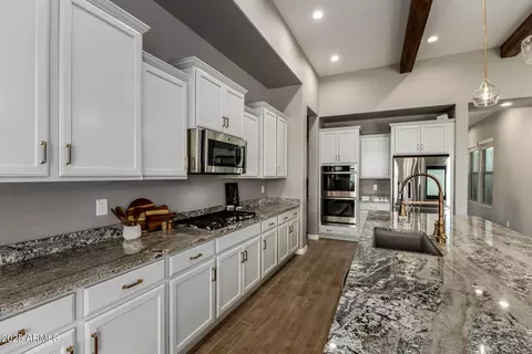 Kitchen - 9957 E Strobe Ave, Mesa, AZ 85212 photo 2 of 2