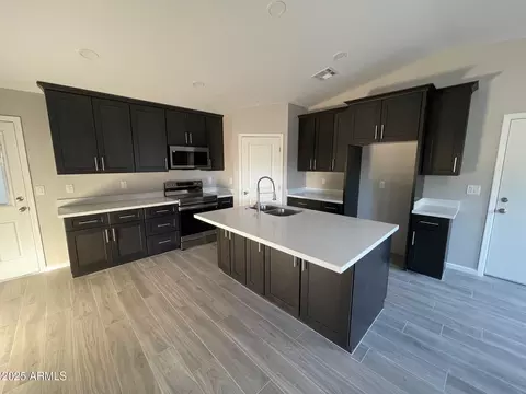 82 W Brooks St, Gilbert, AZ 85233 photo 3
