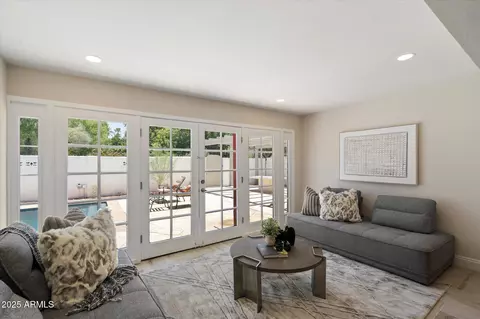Living - 5217 N 18th Pl, Phoenix, AZ 85016 photo 2 of 4