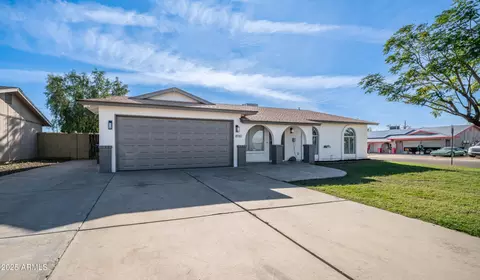4981 W Michelle Dr, Glendale, AZ 85308