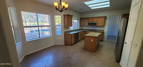 Kitchen - 4632 E Harwell St, Gilbert, AZ 85234 photo 4 of 5