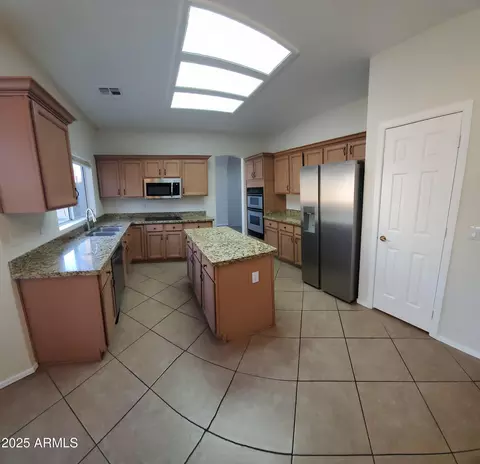Kitchen - 4632 E Harwell St, Gilbert, AZ 85234 photo 2 of 5
