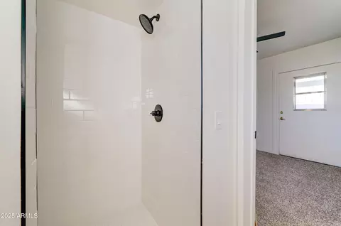 Bath - 2039 W Northview Ave, Phoenix, AZ 85021 photo 2 of 4