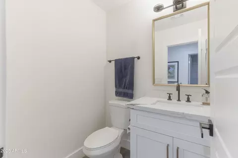 Bath - 2511 Earll Dr, Phoenix, AZ 85016 photo 3 of 7