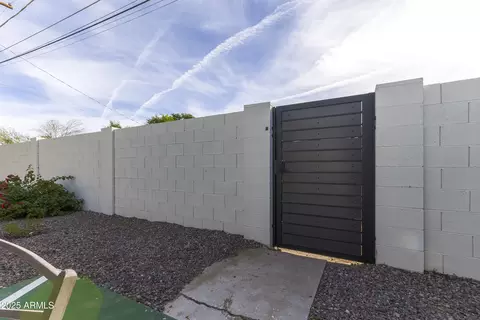 Exterior - 2511 Earll Dr, Phoenix, AZ 85016 photo 4 of 9